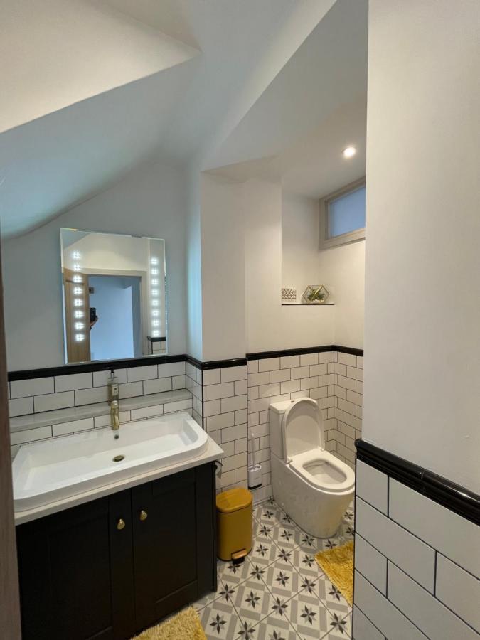 Lees Lookout Holt ,2 Bedroom Luxury Apartment With Private Parking Zewnętrze zdjęcie