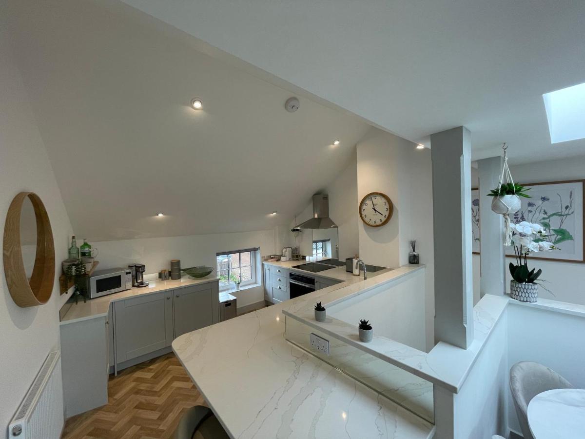 Lees Lookout Holt ,2 Bedroom Luxury Apartment With Private Parking Zewnętrze zdjęcie