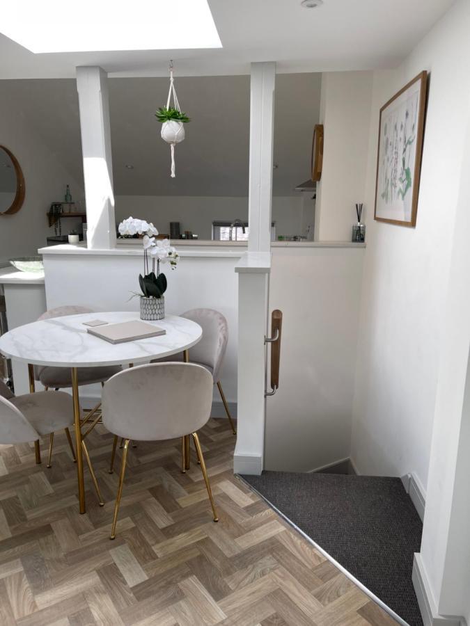 Lees Lookout Holt ,2 Bedroom Luxury Apartment With Private Parking Zewnętrze zdjęcie